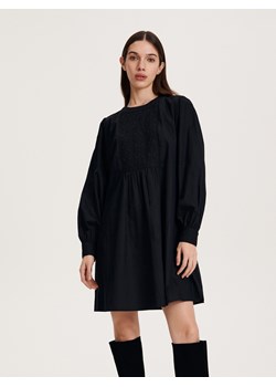 Reserved - Sukienka z haftowanymi detalami - czarny ze sklepu Reserved w kategorii Sukienki - zdjęcie 163479956