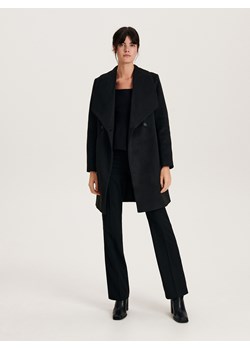 Reserved - Płaszcz z wiązaniem - czarny ze sklepu Reserved w kategorii Płaszcze damskie - zdjęcie 163486009