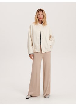 Reserved - Spodnie z wełny merino - beżowy ze sklepu Reserved w kategorii Spodnie damskie - zdjęcie 163492048