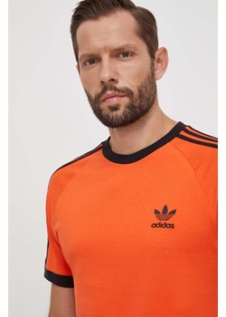adidas Originals t-shirt bawełniany męski kolor pomarańczowy z aplikacją ze sklepu ANSWEAR.com w kategorii T-shirty męskie - zdjęcie 163535276