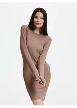 Reserved - Dzianiniowa sukienka - brązowy ze sklepu Reserved w kategorii Sukienki - zdjęcie 163563236