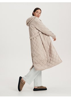 Reserved - Pikowany płaszcz z wiązaniem - kremowy ze sklepu Reserved w kategorii Płaszcze damskie - zdjęcie 163582498