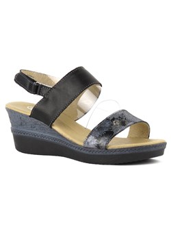 Sandały damskie na koturnie - HELIOS Komfort 250, czarne ze sklepu ulubioneobuwie w kategorii Sandały damskie - zdjęcie 163585255