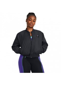 Damska kurtka treningowa Under Armour Project Rock Bomber Jacket - czarna ze sklepu Sportstylestory.com w kategorii Kurtki damskie - zdjęcie 163589407
