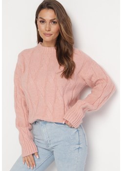 Różowy Sweter w Warkoczykowy Splot Biggesa ze sklepu Born2be Odzież w kategorii Swetry damskie - zdjęcie 163597827