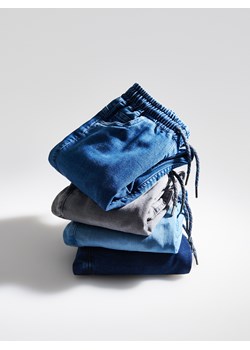 Reserved - Elastyczne jeansy jogger - niebieski ze sklepu Reserved w kategorii Spodnie chłopięce - zdjęcie 163637498