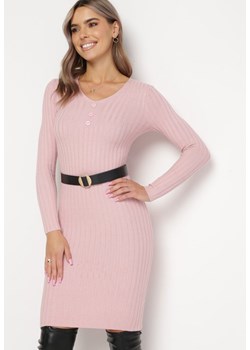 Różowa Dopasowana Sukienka Sweterkowa z Paskiem Brevna ze sklepu Born2be Odzież w kategorii Sukienki - zdjęcie 163653497