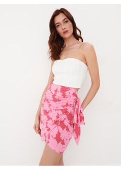 Mohito - Różowa spódnica mini w kwiaty - fioletowy ze sklepu Mohito w kategorii Spódnice - zdjęcie 163663149