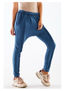 INFINITE YOU Spodnie w kolorze niebieskim ze sklepu Limango Polska w kategorii Spodnie damskie - zdjęcie 163674626