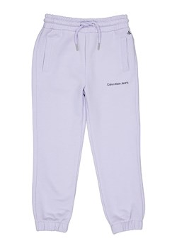 Calvin Klein Spodnie dresowe w kolorze lawendowym ze sklepu Limango Polska w kategorii Spodnie chłopięce - zdjęcie 163696335