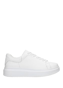 Wojas Skórzane sneakersy w kolorze białym ze sklepu Limango Polska w kategorii Trampki damskie - zdjęcie 163700135