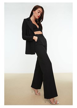 trendyol Spodnie w kolorze czarnym ze sklepu Limango Polska w kategorii Spodnie damskie - zdjęcie 163708636