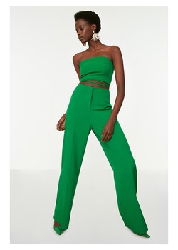 trendyol Spodnie w kolorze zielonym ze sklepu Limango Polska w kategorii Spodnie damskie - zdjęcie 163799809