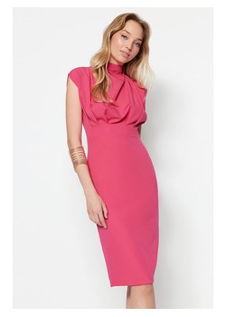 trendyol Sukienka w kolorze różowym ze sklepu Limango Polska w kategorii Sukienki - zdjęcie 163799815