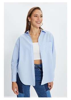 trendyol Koszula w kolorze błękitnym ze sklepu Limango Polska w kategorii Koszule damskie - zdjęcie 163799818