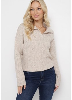 Jasnobeżowy Klasyczny Sweter w Ozdobny Splot Mulls ze sklepu Born2be Odzież w kategorii Swetry damskie - zdjęcie 163824589