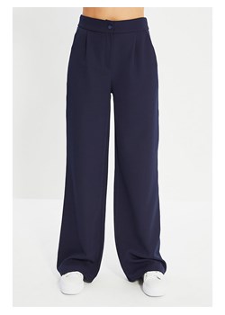 trendyol Spodnie w kolorze granatowym ze sklepu Limango Polska w kategorii Spodnie damskie - zdjęcie 163852308