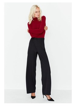 trendyol Spodnie w kolorze czarnym ze sklepu Limango Polska w kategorii Spodnie damskie - zdjęcie 163852656