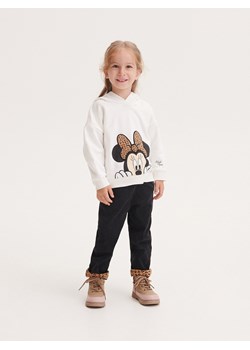 Reserved - Bluza z kapturem Minnie Mouse - złamana biel ze sklepu Reserved w kategorii Bluzy dziewczęce - zdjęcie 163862469