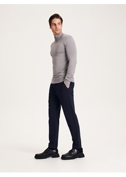 Reserved - Spodnie chino slim fit - granatowy ze sklepu Reserved w kategorii Spodnie męskie - zdjęcie 163871388