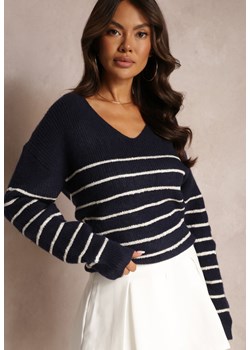 Granatowy Sweter w Paski z Trójkątnym Dekoltem Ozdobiony Cekinami Avaninder ze sklepu Renee odzież w kategorii Swetry damskie - zdjęcie 163886789