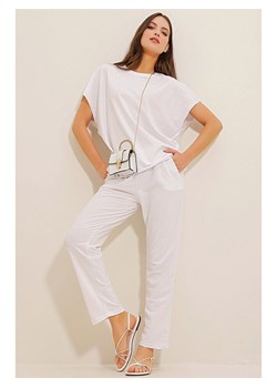 Defile Spodnie dresowe w kolorze białym ze sklepu Limango Polska w kategorii Spodnie damskie - zdjęcie 163921239