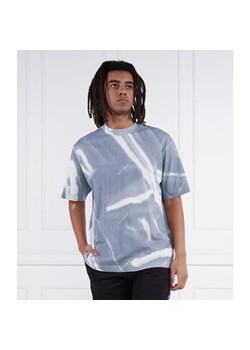 CALVIN KLEIN JEANS T-shirt MOTION BLUR AOP TEE | Relaxed fit ze sklepu Gomez Fashion Store w kategorii T-shirty męskie - zdjęcie 163960289