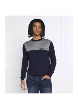 GUESS Sweter PERRY | Regular Fit | z dodatkiem jedwabiu ze sklepu Gomez Fashion Store w kategorii Swetry męskie - zdjęcie 163960608