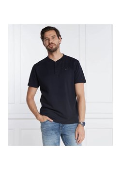 Tommy Hilfiger T-shirt HENLEY | Regular Fit ze sklepu Gomez Fashion Store w kategorii T-shirty męskie - zdjęcie 163972819