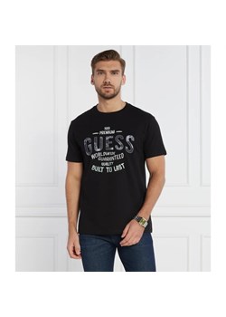 GUESS T-shirt SS CN GUESS PATCH | Regular Fit ze sklepu Gomez Fashion Store w kategorii T-shirty męskie - zdjęcie 163981238