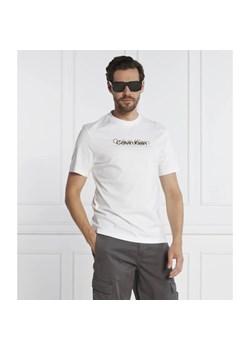 Calvin Klein T-shirt DOUBLE FLOCK LOGO | Regular Fit ze sklepu Gomez Fashion Store w kategorii T-shirty męskie - zdjęcie 163985088