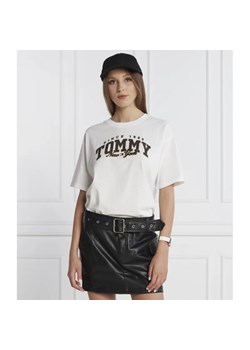 Tommy Jeans T-shirt LUX VARSITY | Oversize fit ze sklepu Gomez Fashion Store w kategorii Bluzki damskie - zdjęcie 163985289