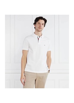 Tommy Hilfiger Polo FLAG UNDER PLACKET | Slim Fit ze sklepu Gomez Fashion Store w kategorii T-shirty męskie - zdjęcie 163986245