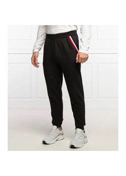 Tommy Hilfiger Spodnie dresowe | Regular Fit ze sklepu Gomez Fashion Store w kategorii Spodnie męskie - zdjęcie 164319675
