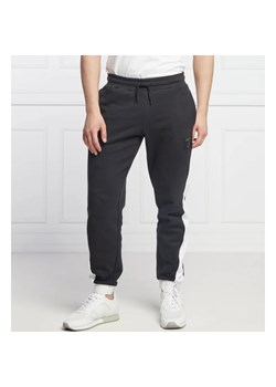 EA7 Spodnie dresowe | Regular Fit ze sklepu Gomez Fashion Store w kategorii Spodnie męskie - zdjęcie 164324129