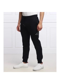 Tommy Hilfiger Spodnie dresowe | Regular Fit ze sklepu Gomez Fashion Store w kategorii Spodnie męskie - zdjęcie 164325249