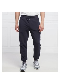 GUESS ACTIVE Spodnie dresowe ARLO | Regular Fit ze sklepu Gomez Fashion Store w kategorii Spodnie męskie - zdjęcie 164325398