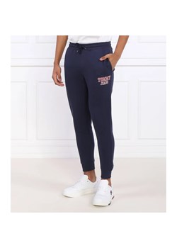 Tommy Jeans Spodnie dresowe | Regular Fit ze sklepu Gomez Fashion Store w kategorii Spodnie męskie - zdjęcie 164325427