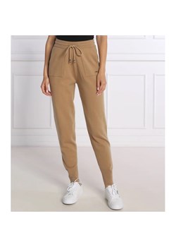 BOSS BLACK Wełniane spodnie dresowe Fasolda | Regular Fit | z dodatkiem kaszmiru ze sklepu Gomez Fashion Store w kategorii Spodnie damskie - zdjęcie 164325648