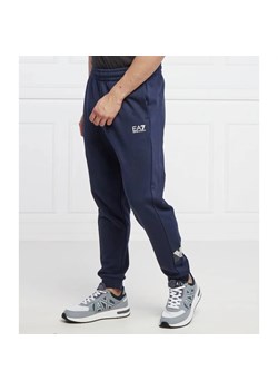 EA7 Spodnie dresowe | Regular Fit ze sklepu Gomez Fashion Store w kategorii Spodnie męskie - zdjęcie 164326425