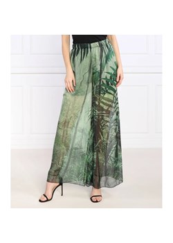GUESS Spodnie ROXAN | z dodatkiem jedwabiu ze sklepu Gomez Fashion Store w kategorii Spodnie damskie - zdjęcie 164326545