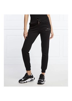 Armani Exchange Spodnie dresowe | Regular Fit ze sklepu Gomez Fashion Store w kategorii Spodnie damskie - zdjęcie 164327009