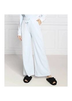 UGG Spodnie dresowe FRANCEY | Relaxed fit ze sklepu Gomez Fashion Store w kategorii Spodnie damskie - zdjęcie 164327519