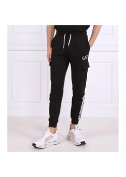 EA7 Spodnie dresowe | Regular Fit ze sklepu Gomez Fashion Store w kategorii Spodnie męskie - zdjęcie 164329316
