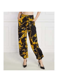 Versace Jeans Couture Spodnie dresowe | Regular Fit ze sklepu Gomez Fashion Store w kategorii Spodnie damskie - zdjęcie 164329757