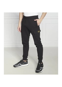EA7 Spodnie dresowe | Regular Fit ze sklepu Gomez Fashion Store w kategorii Spodnie męskie - zdjęcie 164329858
