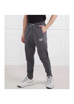 EA7 Spodnie dresowe | Regular Fit ze sklepu Gomez Fashion Store w kategorii Spodnie męskie - zdjęcie 164330198