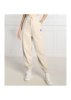 Tommy Jeans Spodnie dresowe | Relaxed fit ze sklepu Gomez Fashion Store w kategorii Spodnie damskie - zdjęcie 164332285