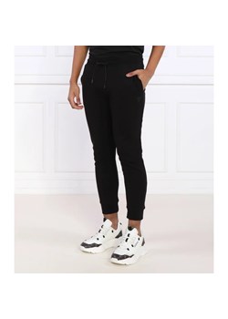 GUESS ACTIVE Spodnie dresowe ALDWIN | Regular Fit ze sklepu Gomez Fashion Store w kategorii Spodnie męskie - zdjęcie 164332626