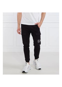 EA7 Spodnie dresowe | Regular Fit ze sklepu Gomez Fashion Store w kategorii Spodnie męskie - zdjęcie 164334067